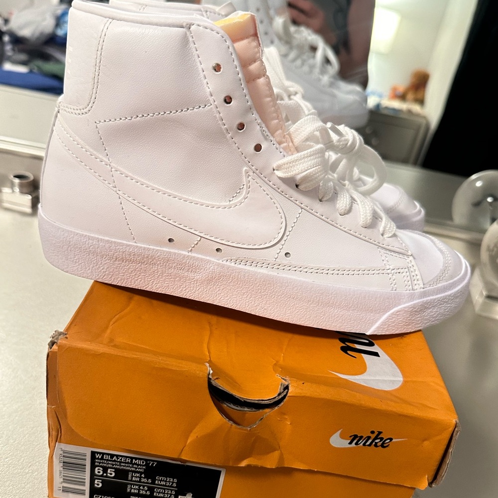 Nike Blazer Mid '77